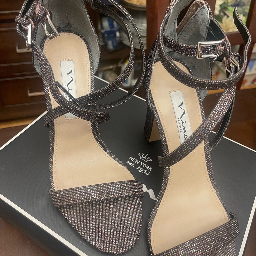 Nina Formal Block Heel Rainbow Multi Block Heel Shoe size 61/2